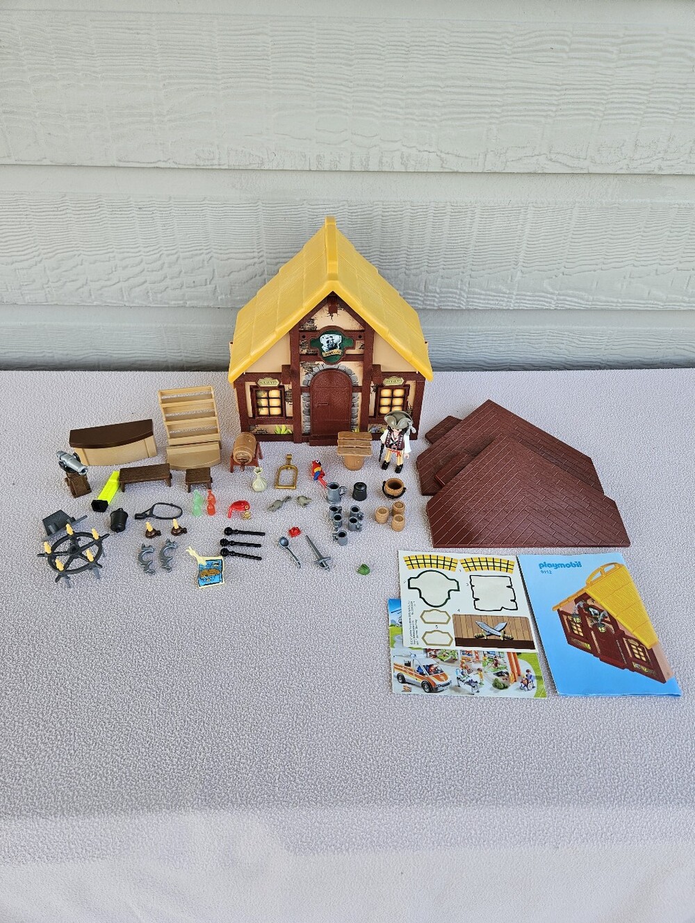 Playmobil 9112 Take Along Pirate Stronghold Building Kit